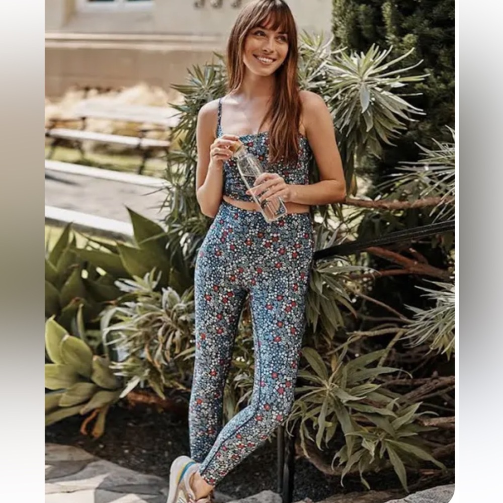 Summersalt midi sports bra tank top & Do-It-All High Rise 7/ 8 Leggings bundle